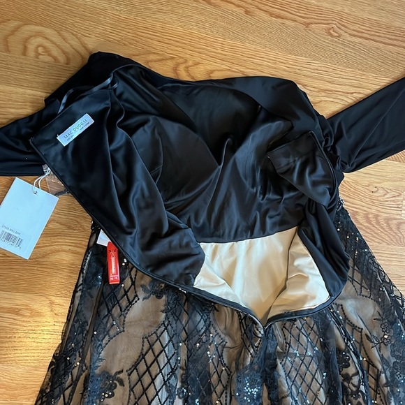 Mac Duggal Long Sleeve Mixed Media Embellished Dress Size 20W NWT - Picture 14 of 17